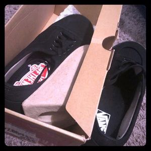 Black Vans brand new never worn!!